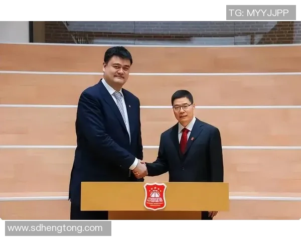 姚明购置豪华新车引发球迷热议彰显运动员生活新风尚